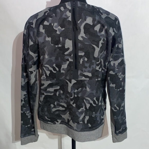 Nike Camo Pullover - Picture 2 of 3